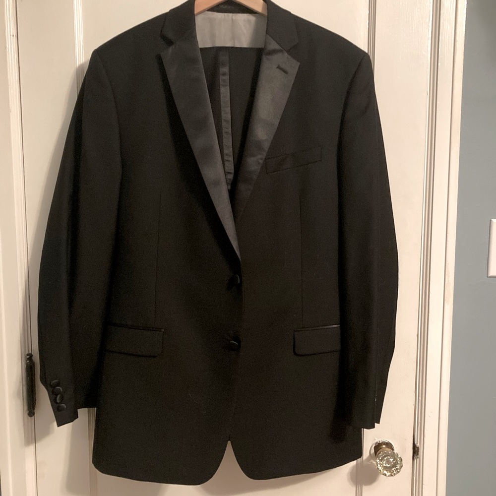 Calvin Klein tuxedo (jacket and pants) 41L